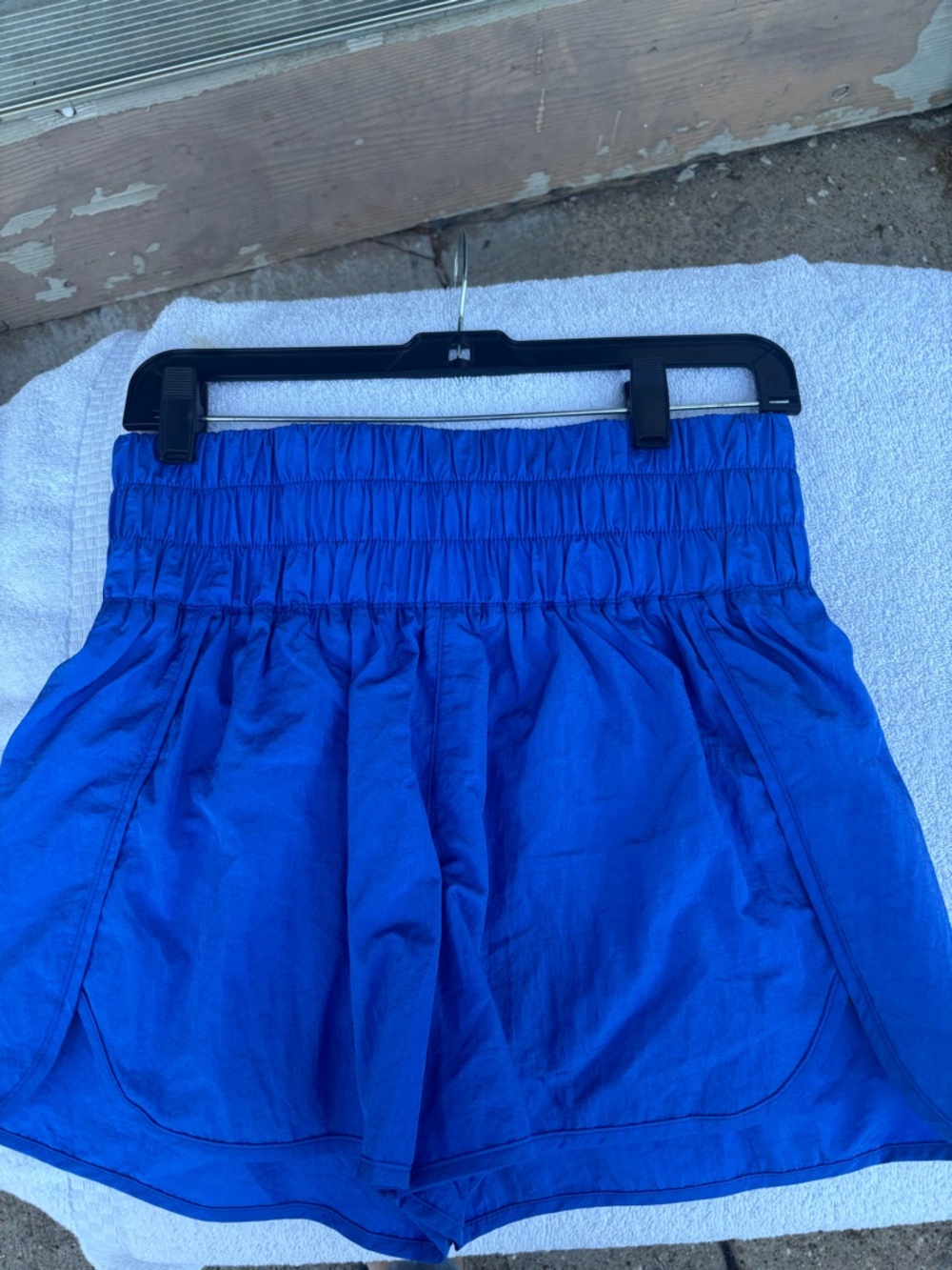 HALARA Smocked Waist Sport Shorts in Blue - Picture 4 of 8